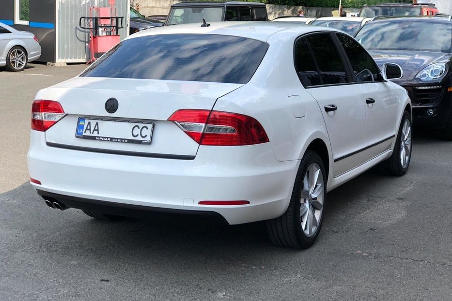 Продам Skoda Superb 2.0 TDI 2013 года в Киеве