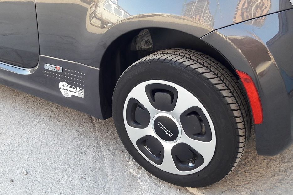 Продам Fiat 500 Электро 2017 года в Киеве