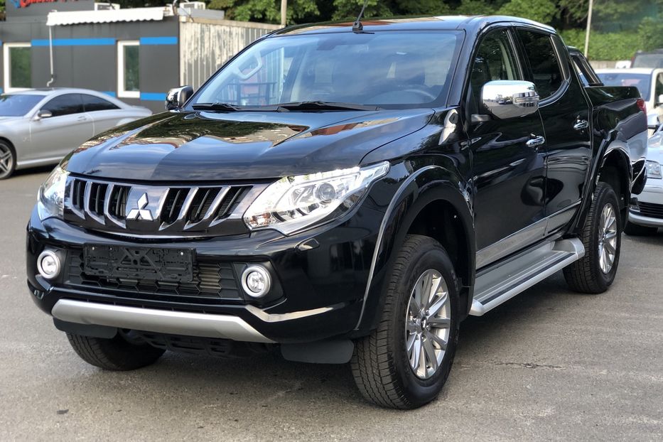 Продам Mitsubishi L 200 ULTIMATE 2,4 AT 2018 года в Киеве