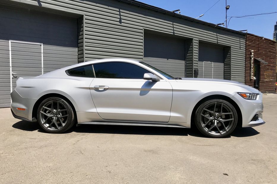 Продам Ford Mustang 2016 года в Киеве