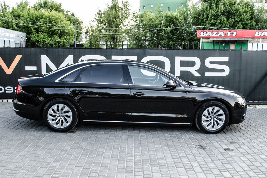 Продам Audi A8 Long 2011 года в Киеве