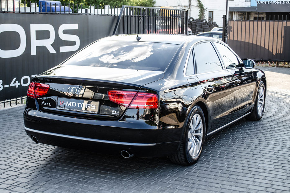 Продам Audi A8 Long 2011 года в Киеве