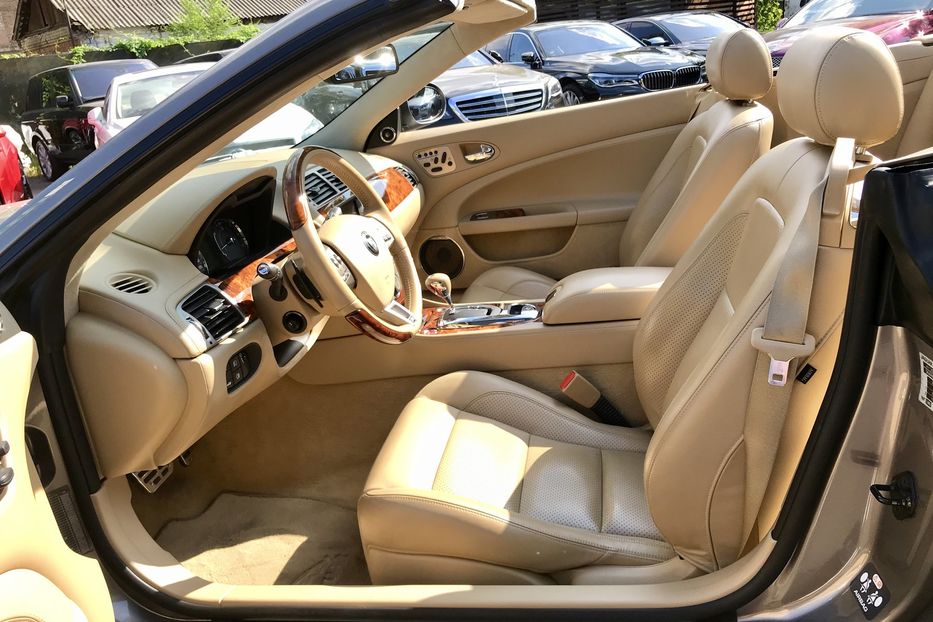 Продам Jaguar XKR CONVERTIBLE 2009 года в Киеве