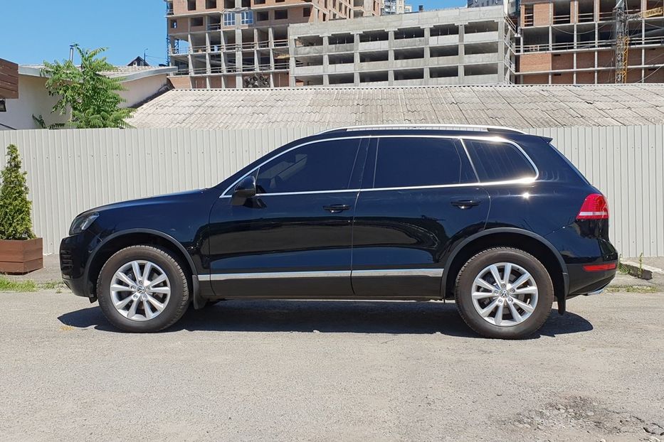 Продам Volkswagen Touareg Official 2014 года в Киеве