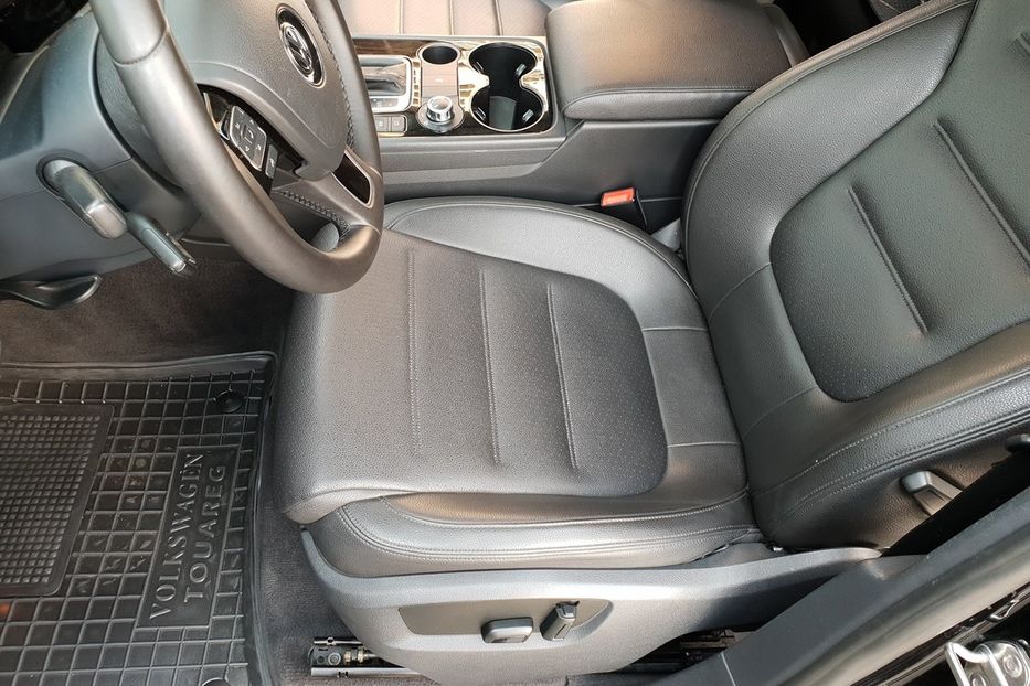 Продам Volkswagen Touareg Official 2014 года в Киеве