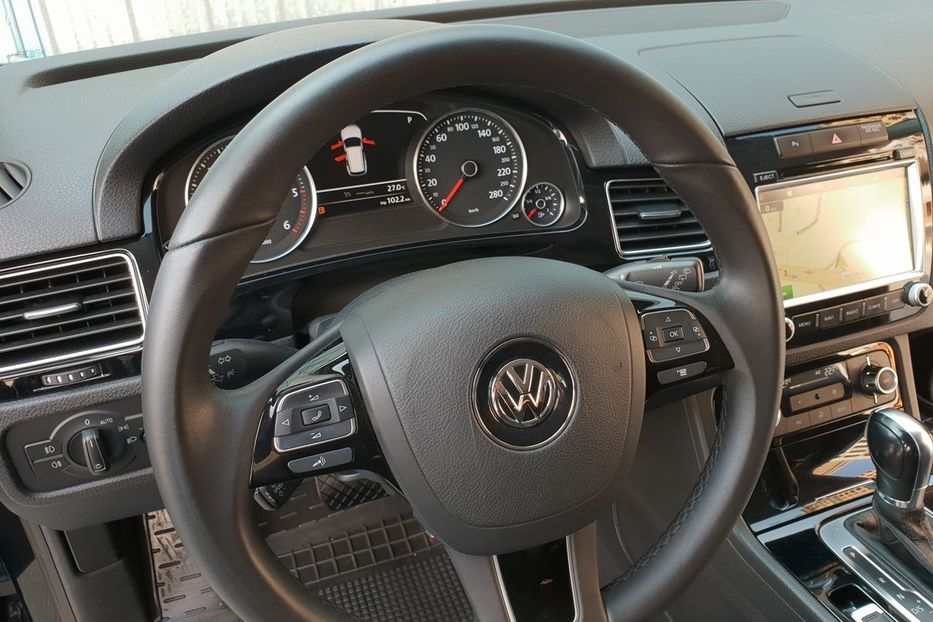 Продам Volkswagen Touareg Official 2014 года в Киеве