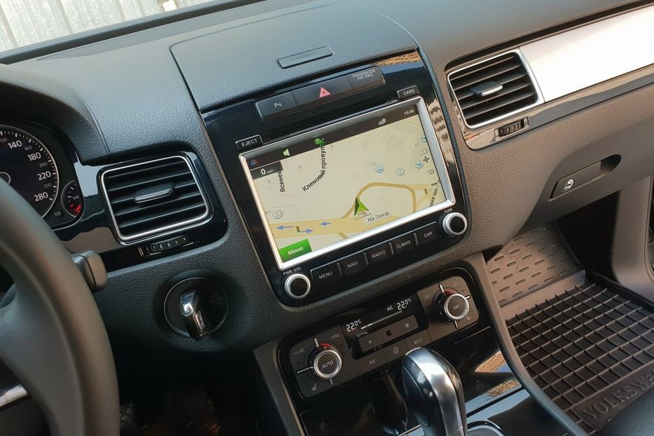 Продам Volkswagen Touareg Official 2014 года в Киеве