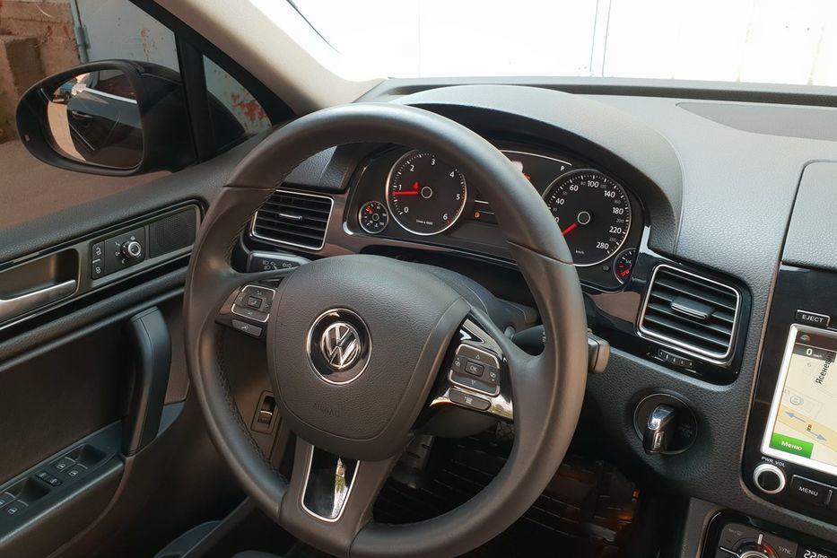 Продам Volkswagen Touareg Official 2014 года в Киеве