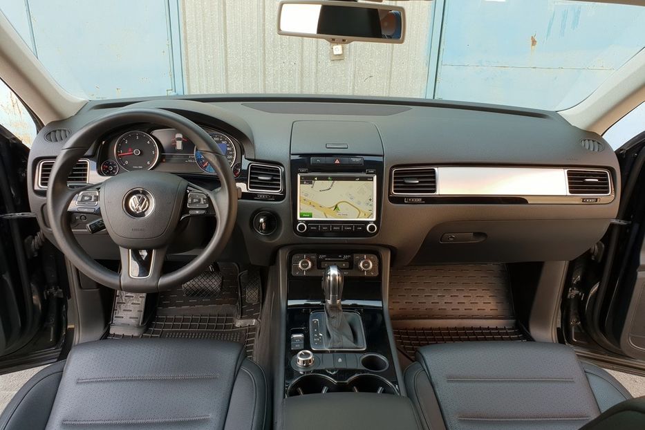 Продам Volkswagen Touareg Official 2014 года в Киеве