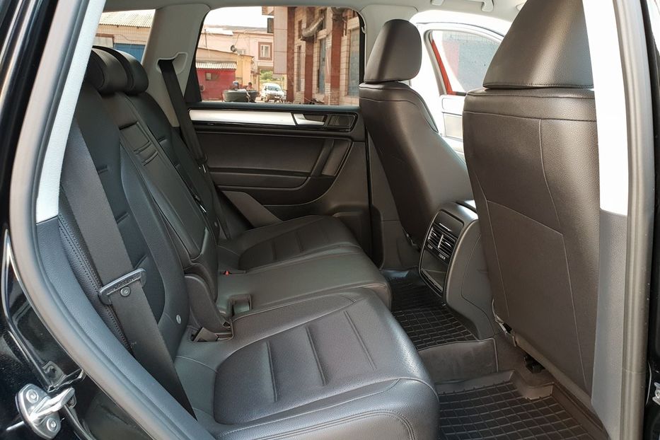 Продам Volkswagen Touareg Official 2014 года в Киеве