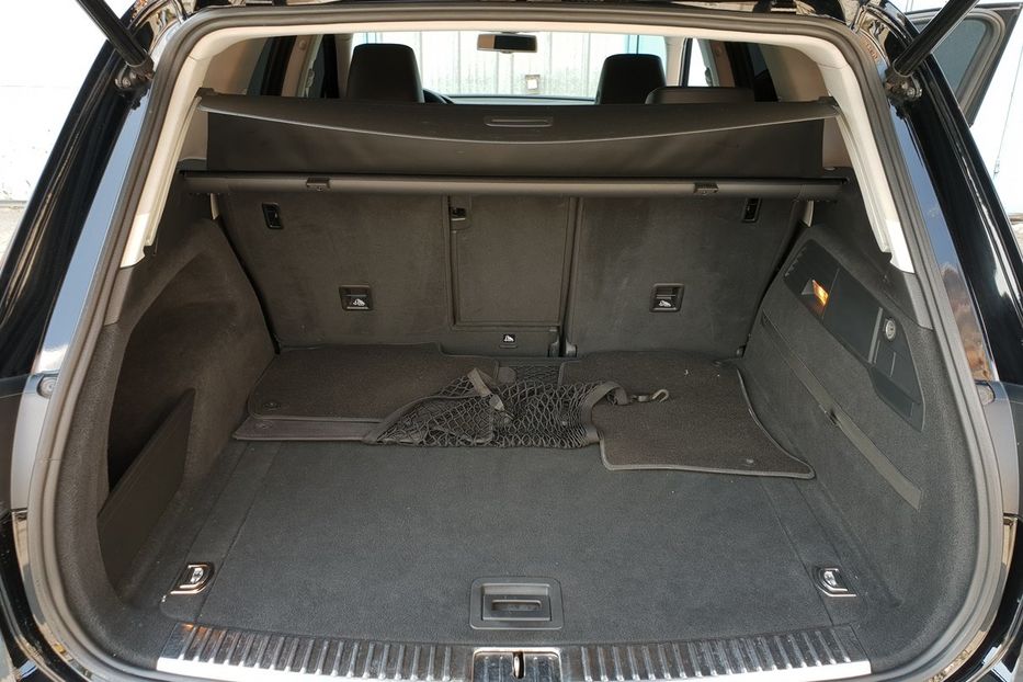 Продам Volkswagen Touareg Official 2014 года в Киеве