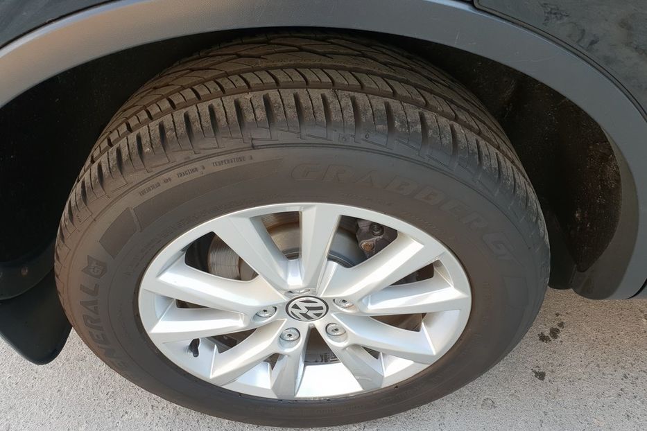 Продам Volkswagen Touareg Official 2014 года в Киеве