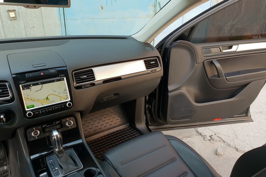 Продам Volkswagen Touareg Official 2014 года в Киеве