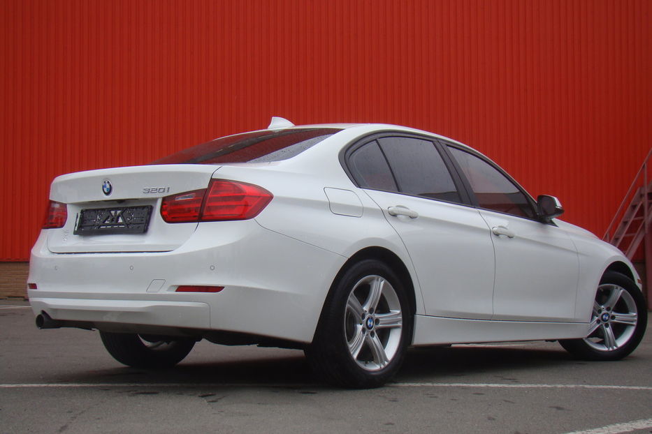 Продам BMW 320 LUX REISTAILING 2016 года в Одессе