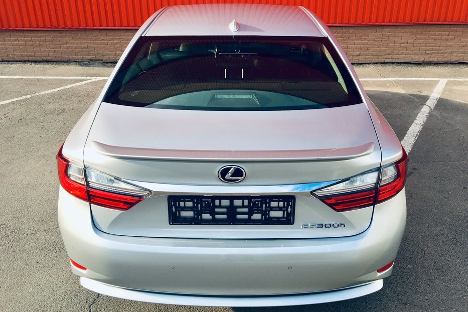 Продам Lexus ES 300 HYBRID 2017 года в Одессе