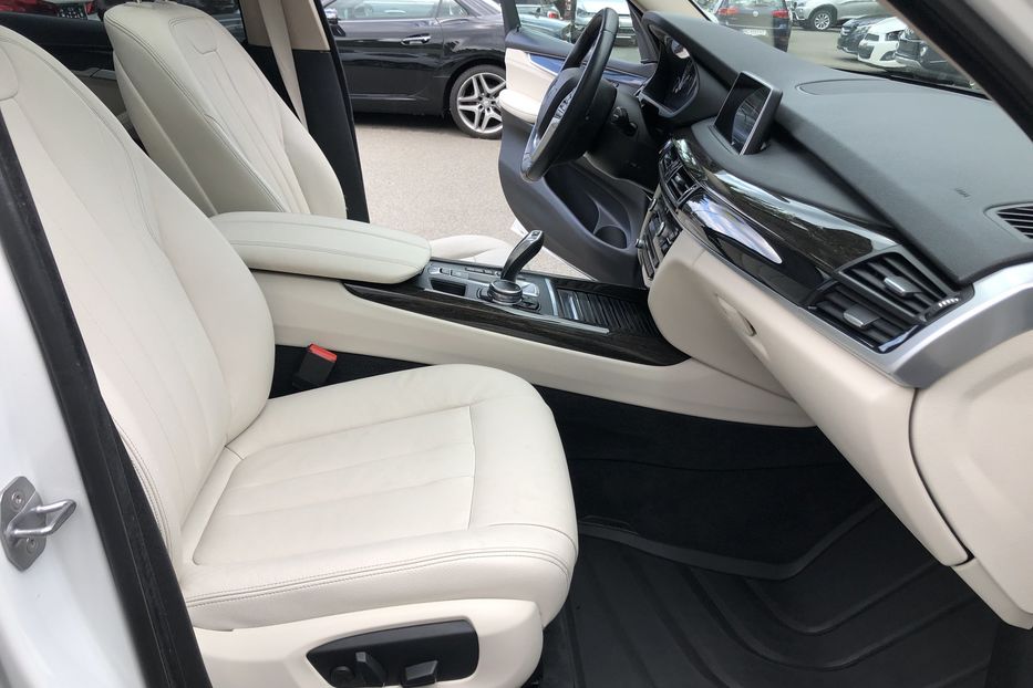 Продам BMW X5 2016 года в Киеве