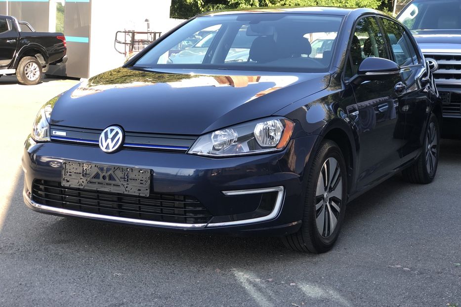 Продам Volkswagen e-Golf 2016 года в Киеве