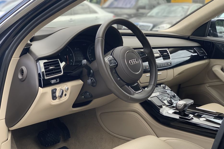 Продам Audi A8 Long. FULL 2015 года в Киеве