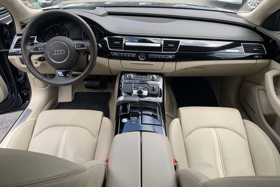 Продам Audi A8 Long. FULL 2015 года в Киеве