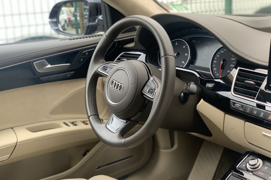 Продам Audi A8 Long. FULL 2015 года в Киеве