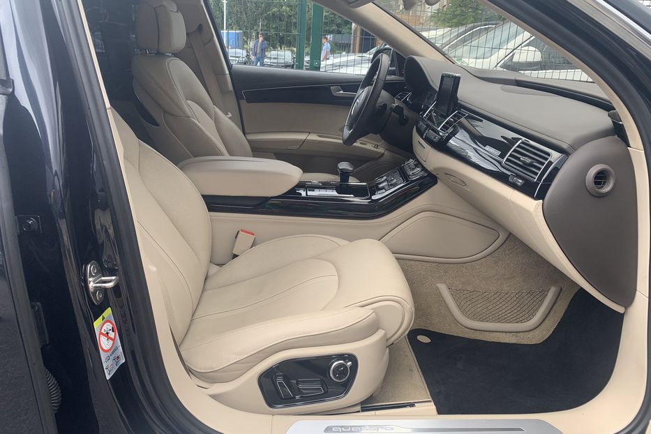 Продам Audi A8 Long. FULL 2015 года в Киеве