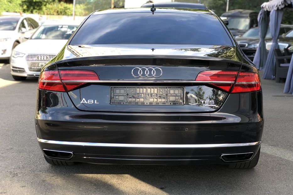 Продам Audi A8 4.0 TFSI  2013 года в Киеве