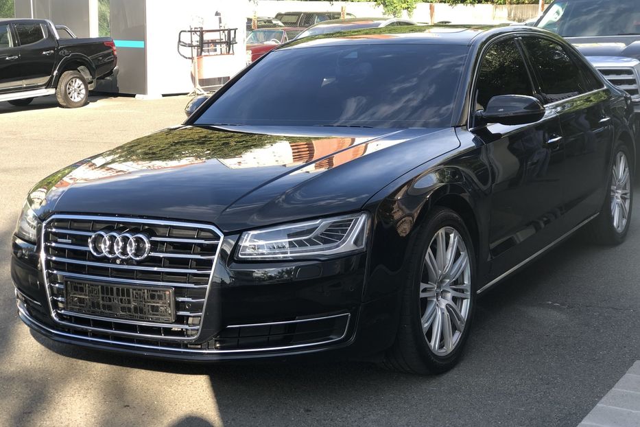 Продам Audi A8 4.0 TFSI  2013 года в Киеве