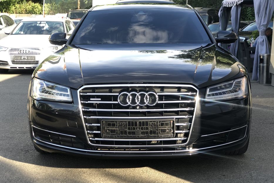 Продам Audi A8 4.0 TFSI  2013 года в Киеве