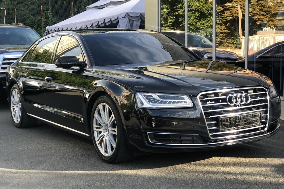 Продам Audi A8 4.0 TFSI  2013 года в Киеве