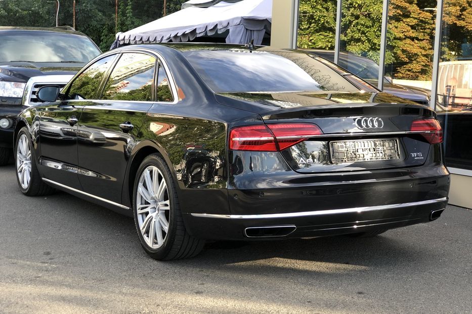 Продам Audi A8 4.0 TFSI  2013 года в Киеве