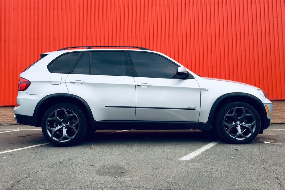 Продам BMW X5 LUX REISTAILING 2013 года в Одессе