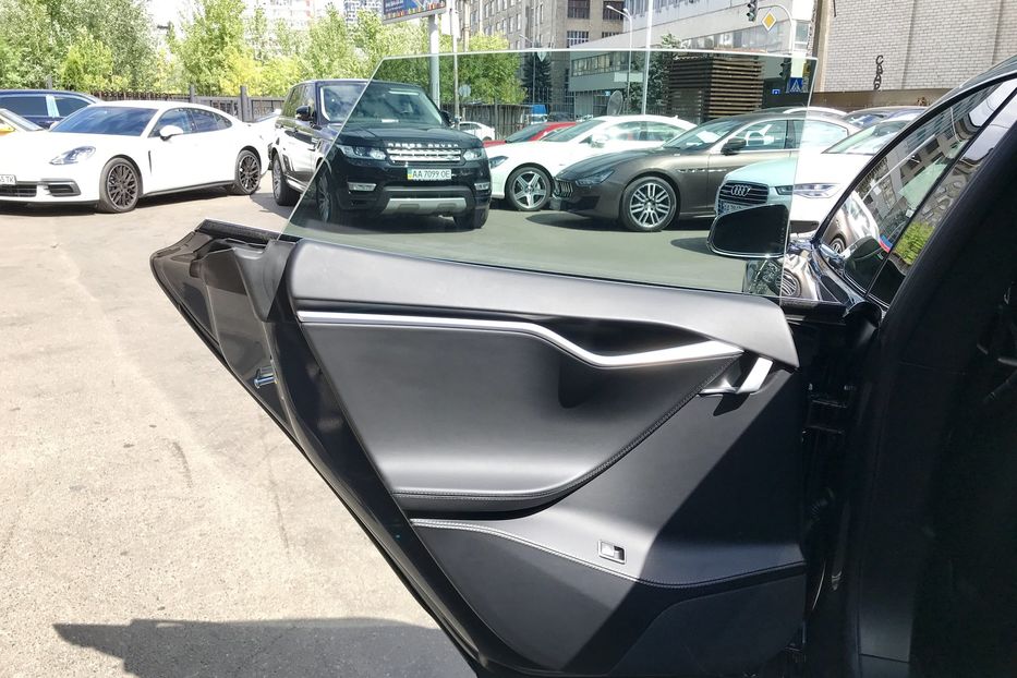 Продам Tesla Model S 75 2016 года в Киеве