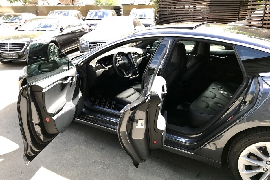 Продам Tesla Model S 75 2016 года в Киеве