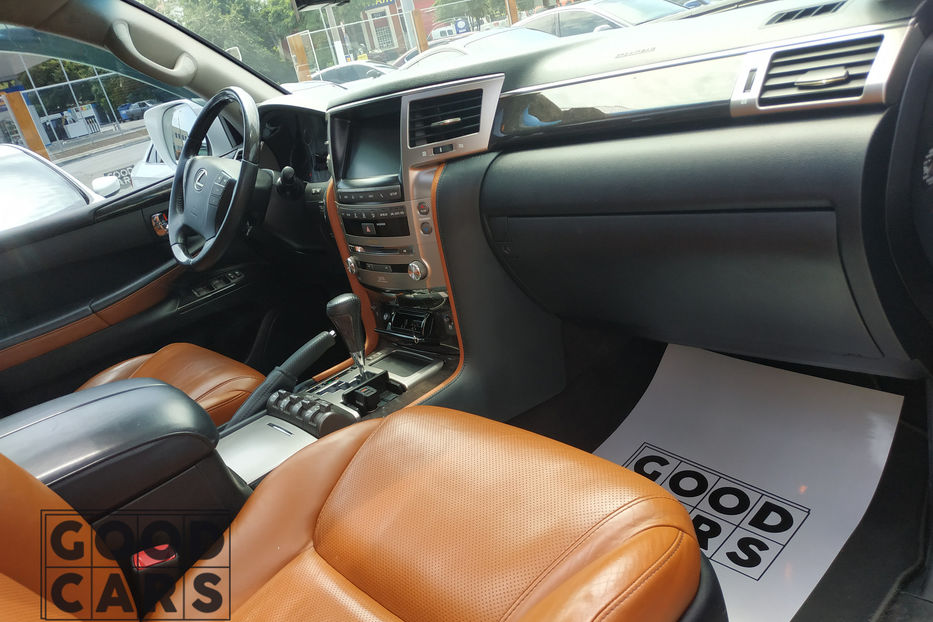 Продам Lexus LX 570 2013 года в Одессе