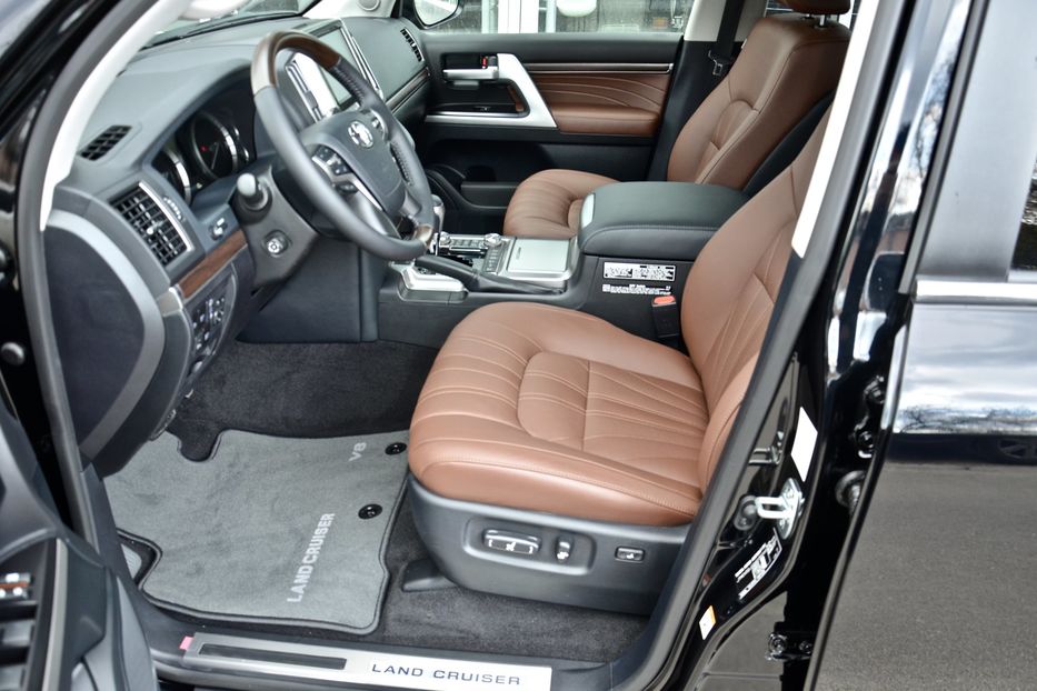 Продам Toyota Land Cruiser 200  Executive Lounge 2019 года в Киеве