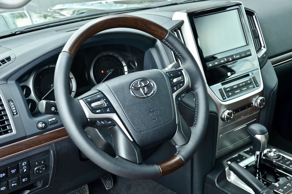 Продам Toyota Land Cruiser 200  Executive Lounge 2019 года в Киеве