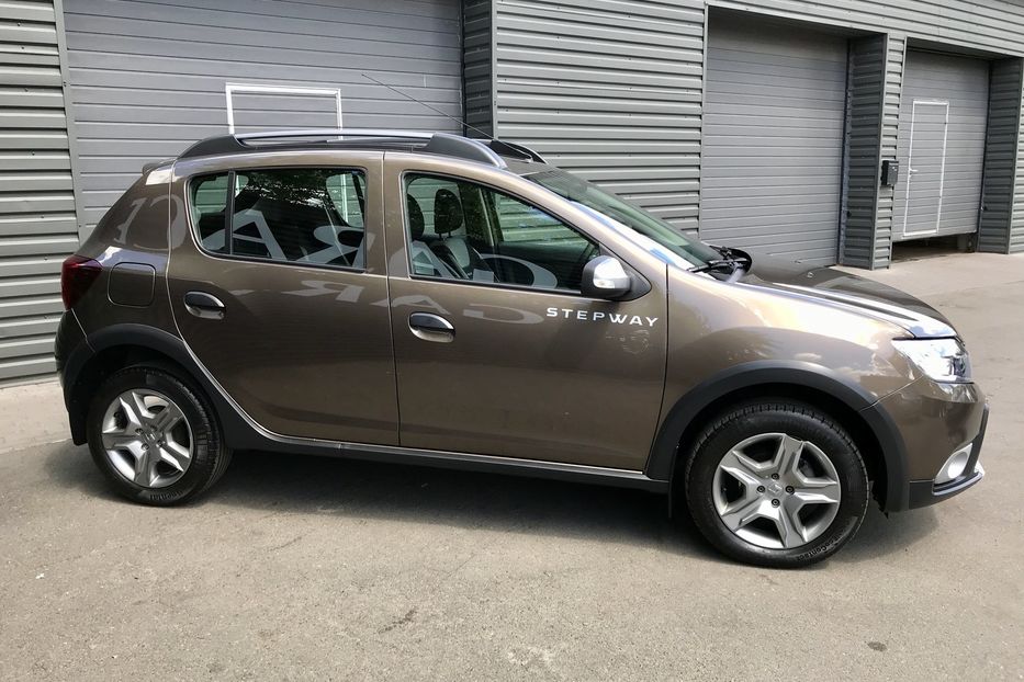 Продам Renault Sandero StepWay ZEN 2018 года в Киеве