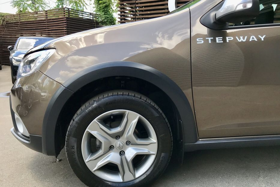 Продам Renault Sandero StepWay ZEN 2018 года в Киеве