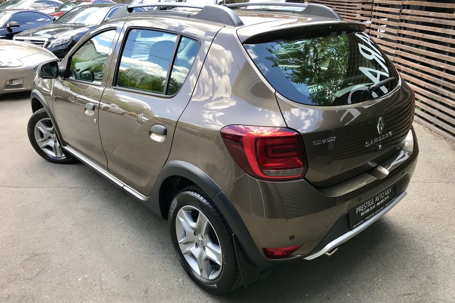 Продам Renault Sandero StepWay ZEN 2018 года в Киеве