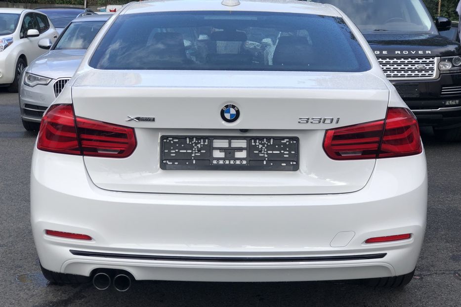 Продам BMW 330 Xdrive 2018 года в Киеве