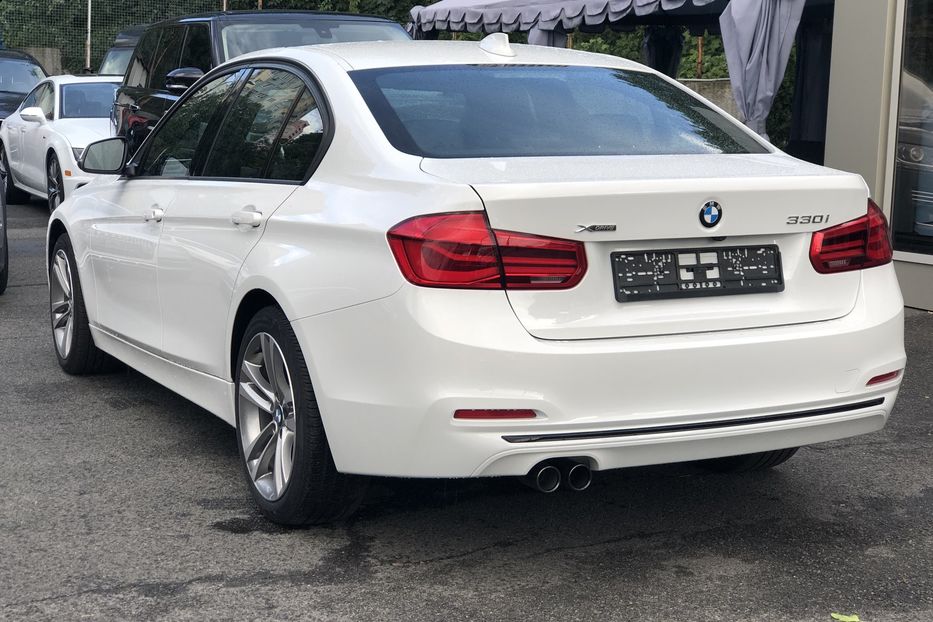 Продам BMW 330 Xdrive 2018 года в Киеве