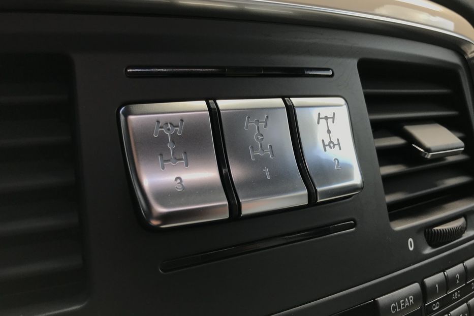 Продам Mercedes-Benz G-Class 63 AMG Designo Официальный 2013 года в Киеве