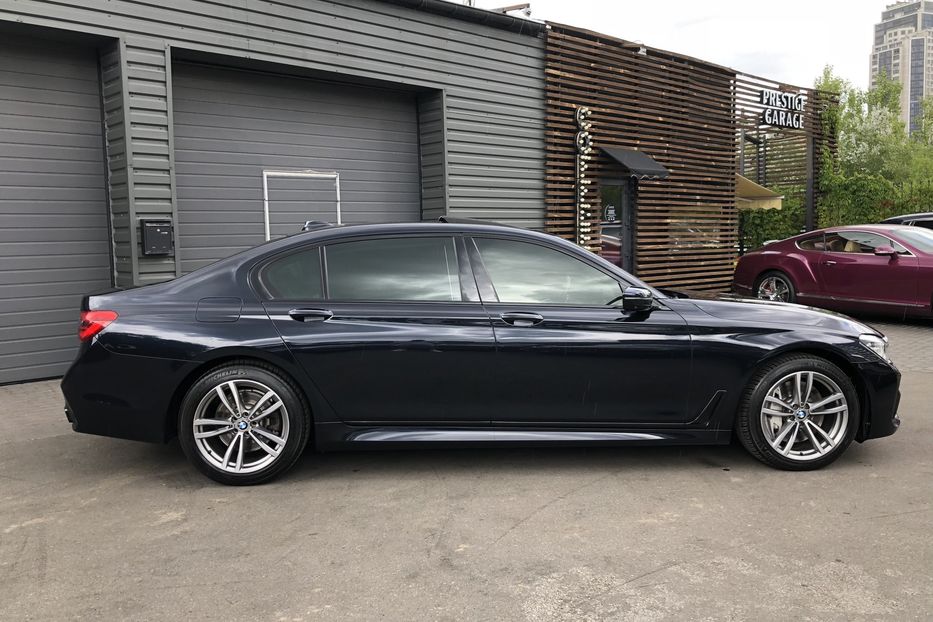 Продам BMW 750 Li M-Sport Package xDrive 2015 года в Киеве