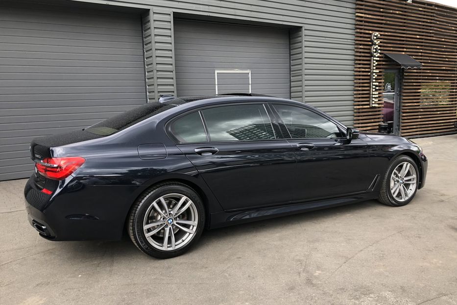 Продам BMW 750 Li M-Sport Package xDrive 2015 года в Киеве