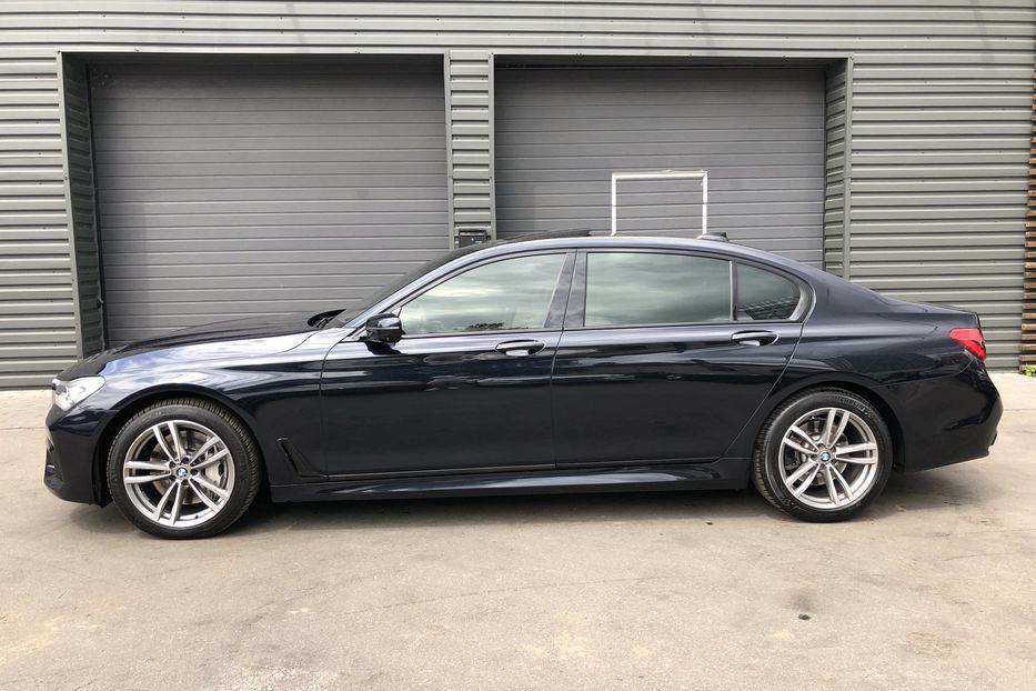 Продам BMW 750 Li M-Sport Package xDrive 2015 года в Киеве