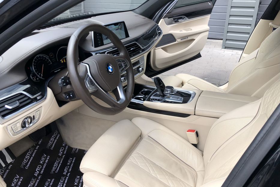 Продам BMW 750 Li M-Sport Package xDrive 2015 года в Киеве