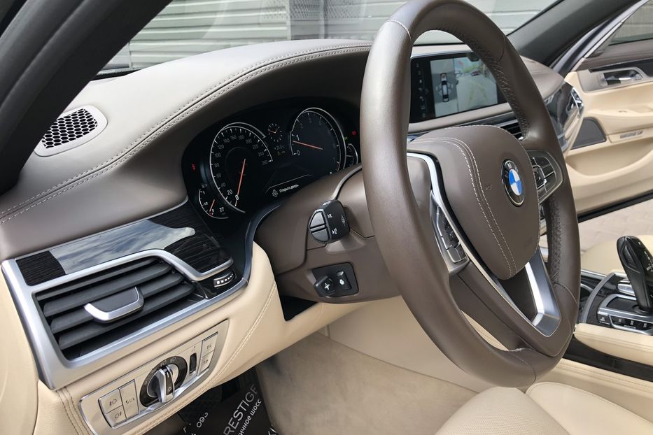 Продам BMW 750 Li M-Sport Package xDrive 2015 года в Киеве