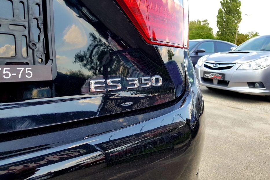 Продам Lexus ES 350 2012 года в Киеве
