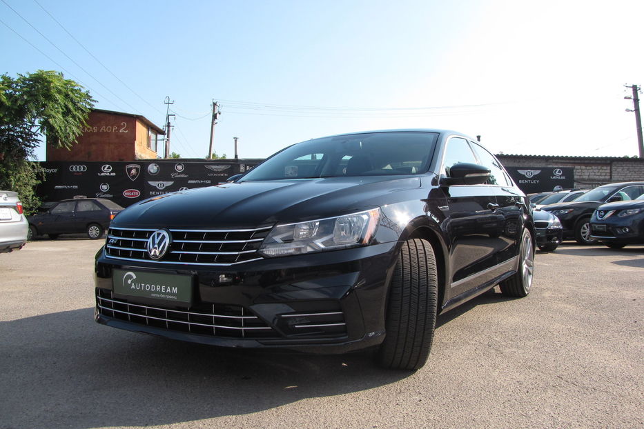 Продам Volkswagen Passat B8 R-Line 2017 года в Одессе