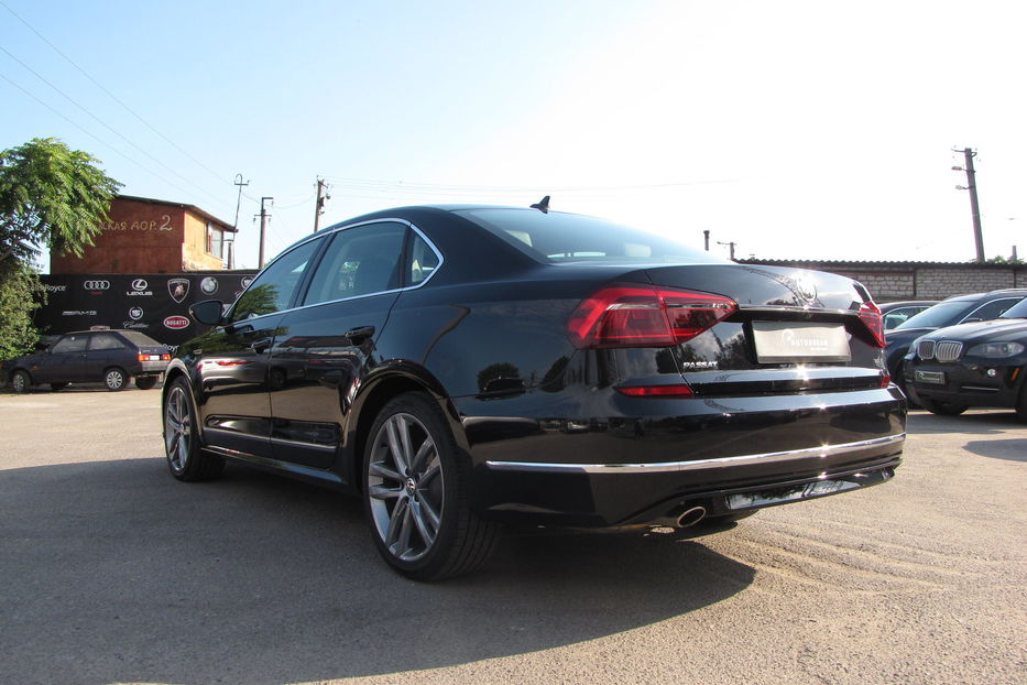 Продам Volkswagen Passat B8 R-Line 2017 года в Одессе